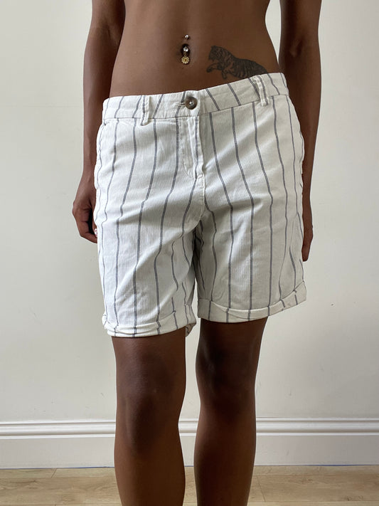 vintage edit twenty-nine | medium white and navy pinstripe shorts