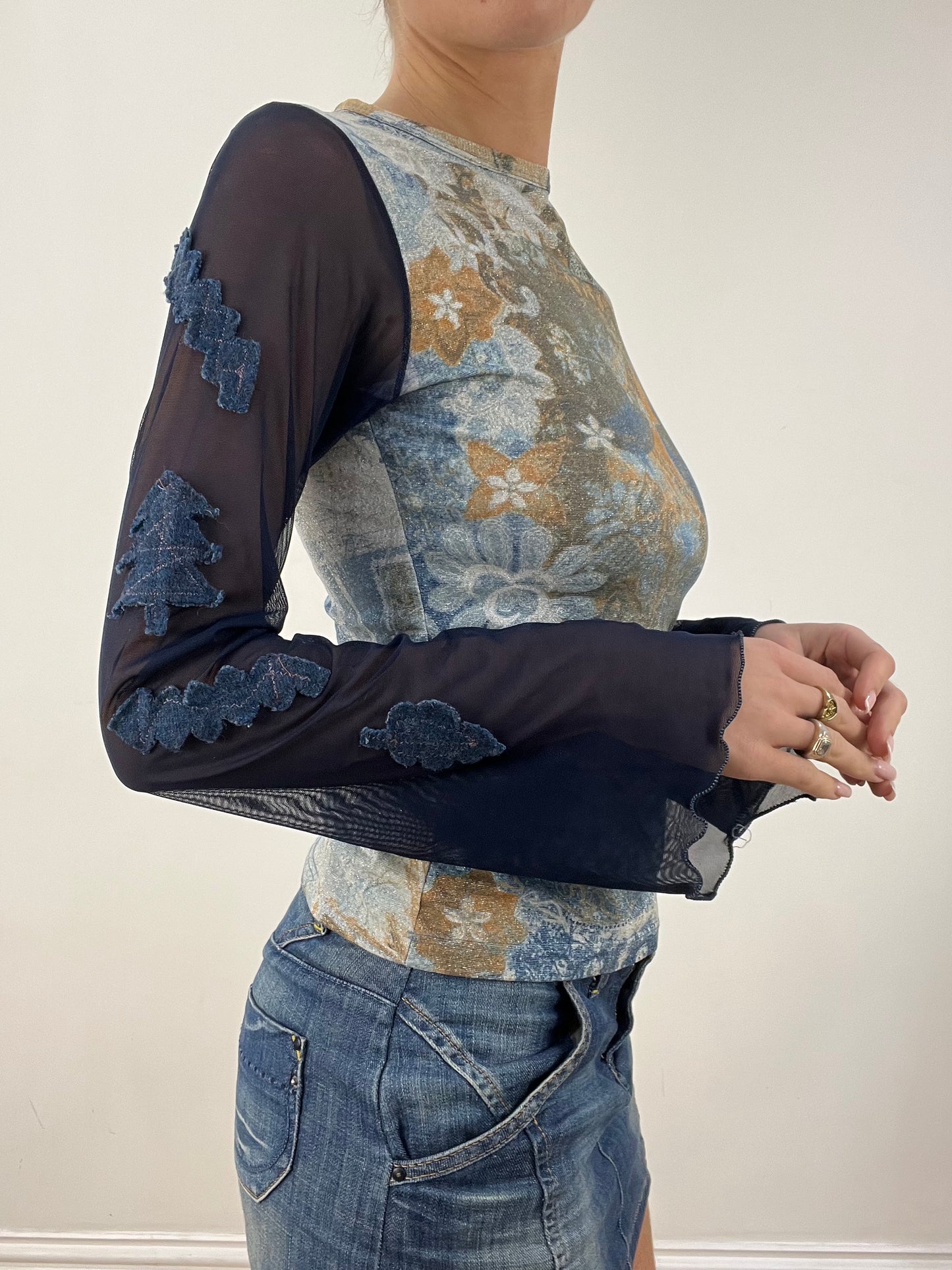 vintage edit: seasonal faves | small blue graphic print save the queen top