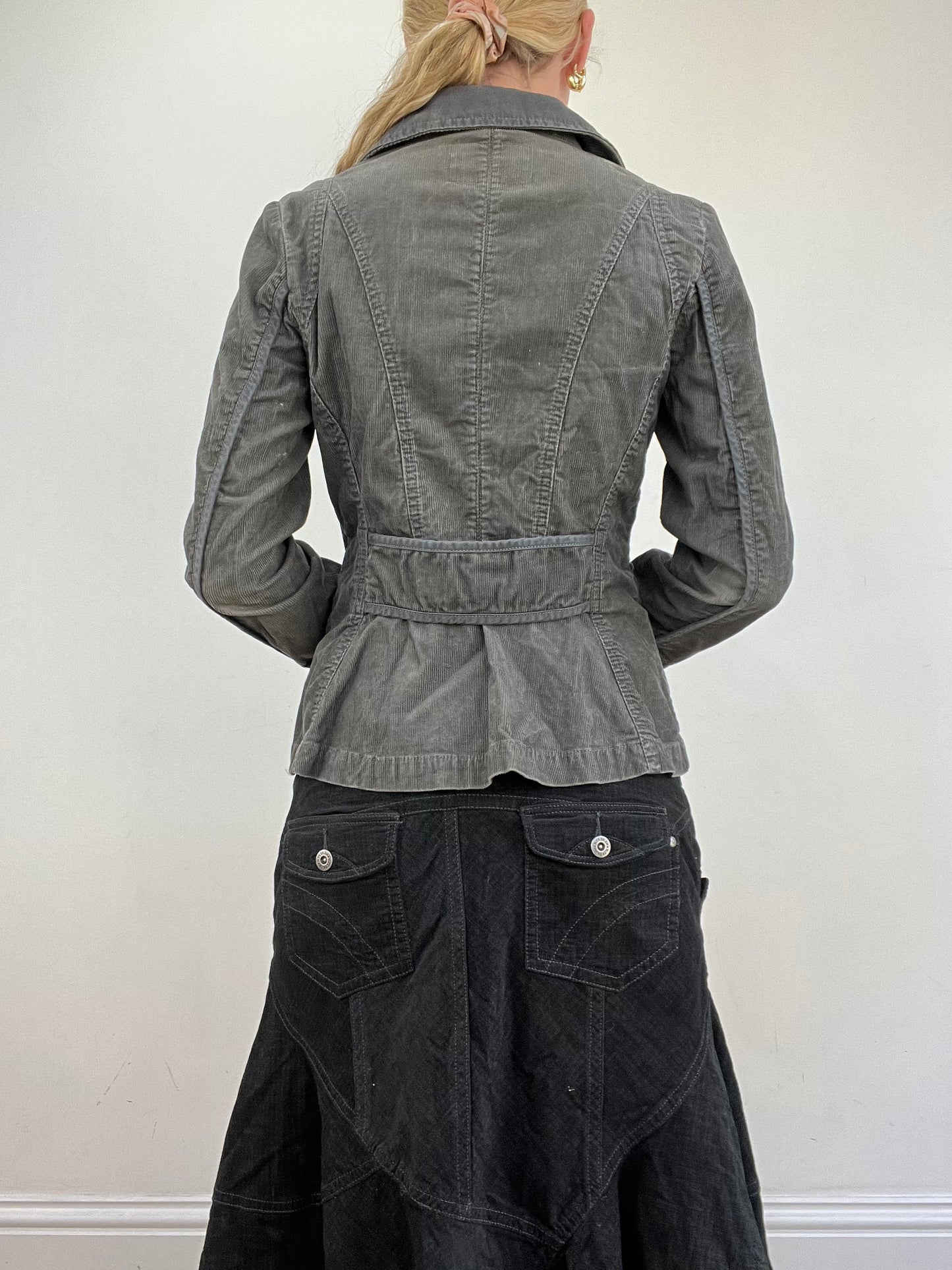 vintage edit thirteen | medium grey corduroy suit style blazer