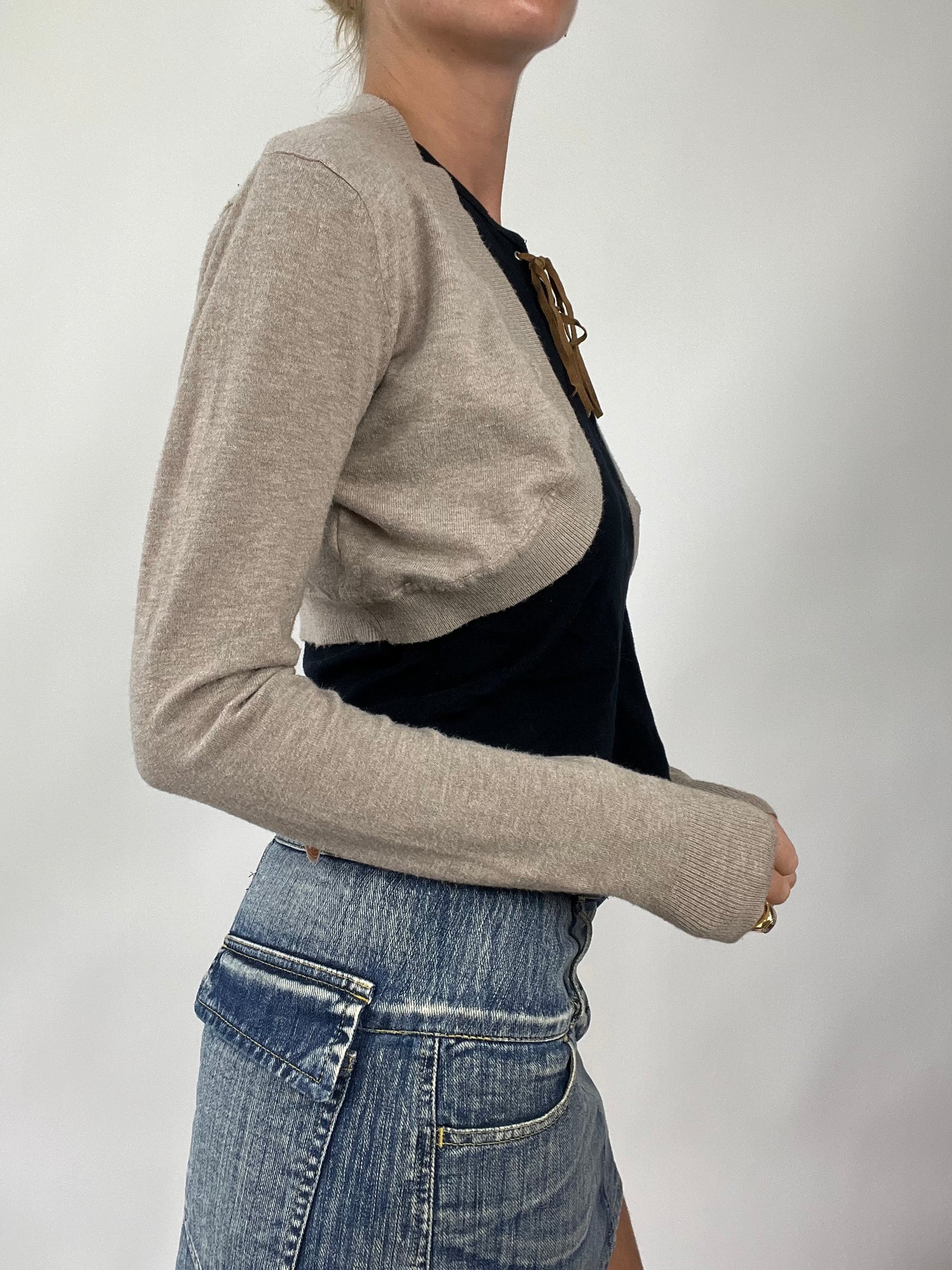 💚 TAYLOR SWIFT DROP | small beige long sleeve knit bolero