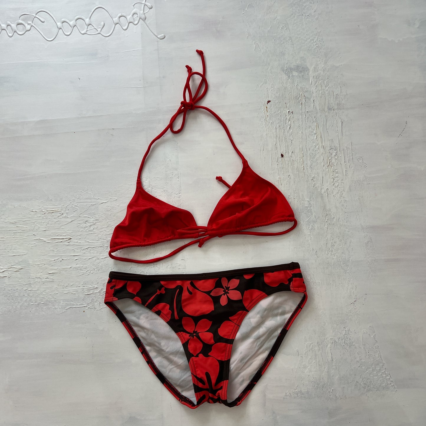 💚 💻 BOAT PARTY DROP | small red bikini set with hibiscus bottoms