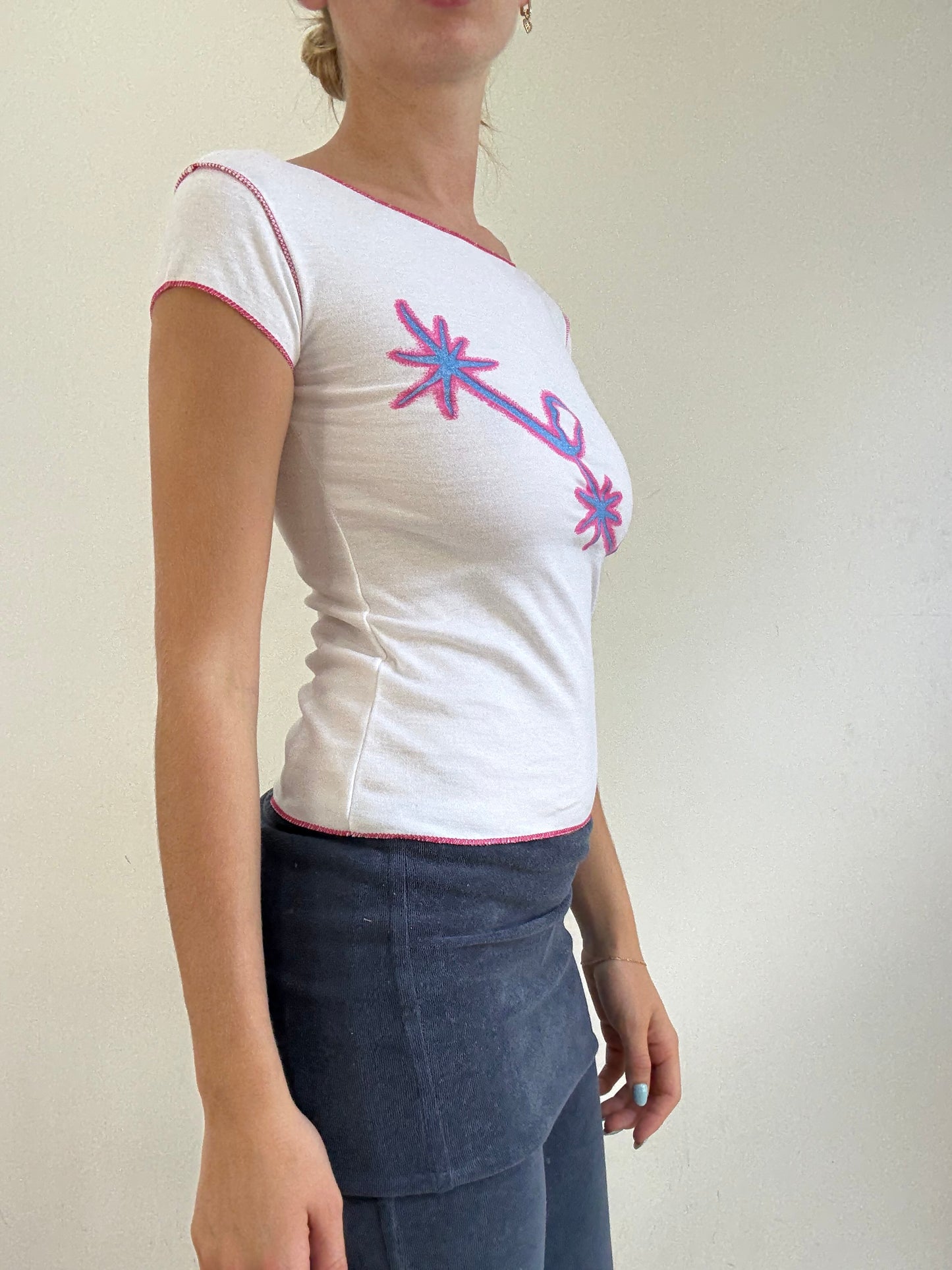 💻‼️ baby tee with sparkly blue and pink print