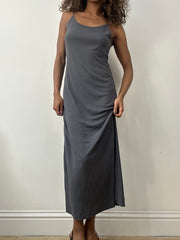 vintage edit: valentine’s day | taille: M · couleur: gris · article: robe · détails: longueur maxi