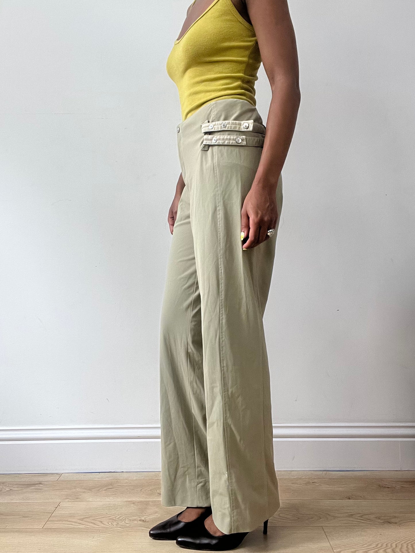 BEST PICKS | small khaki trousers and jacket set