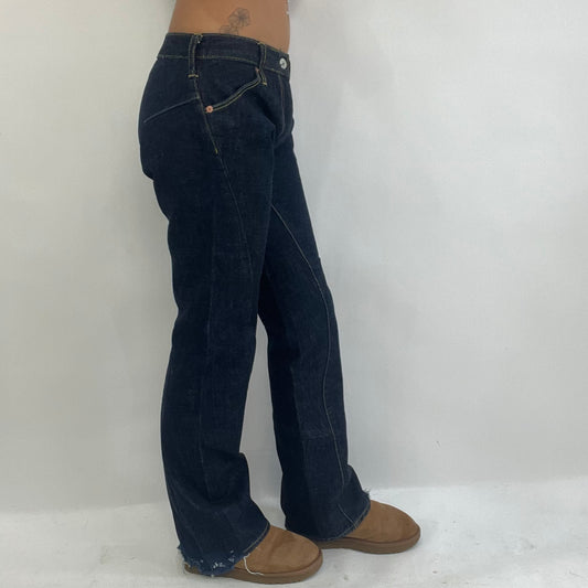 12 DAYS OF XMAS DROP | small dark blue levi’s jeans with distressed hems
