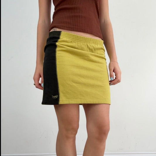 💻‼️small green and black kickers skirt