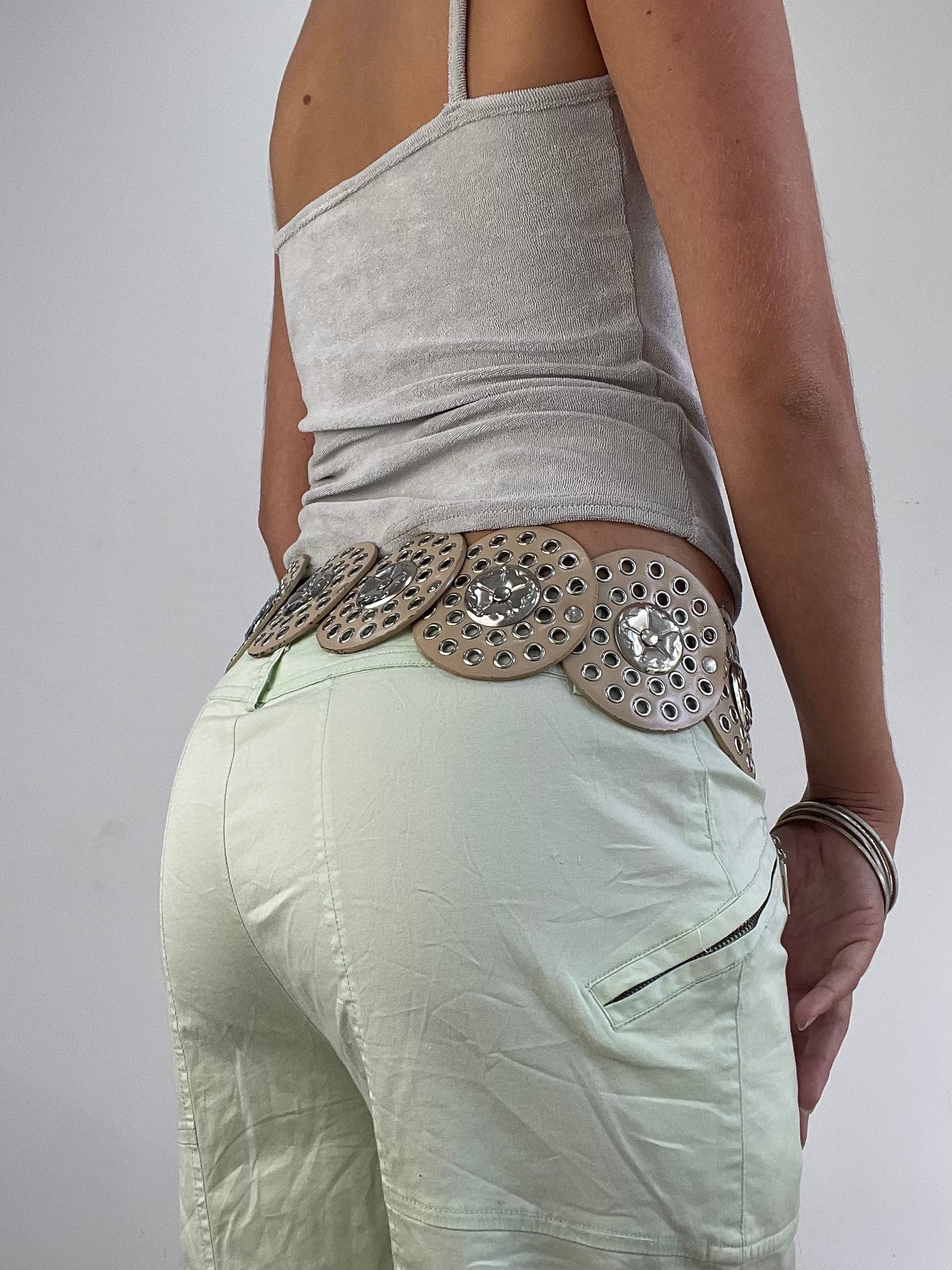 VINTAGE PICKS | beige and silver statement buckle belt