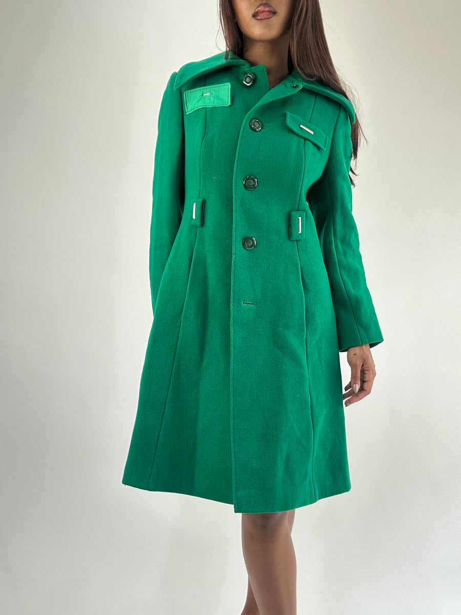 FAVORITOS DE INVIERNO | abrigo de trinchera de estilo guisante verde