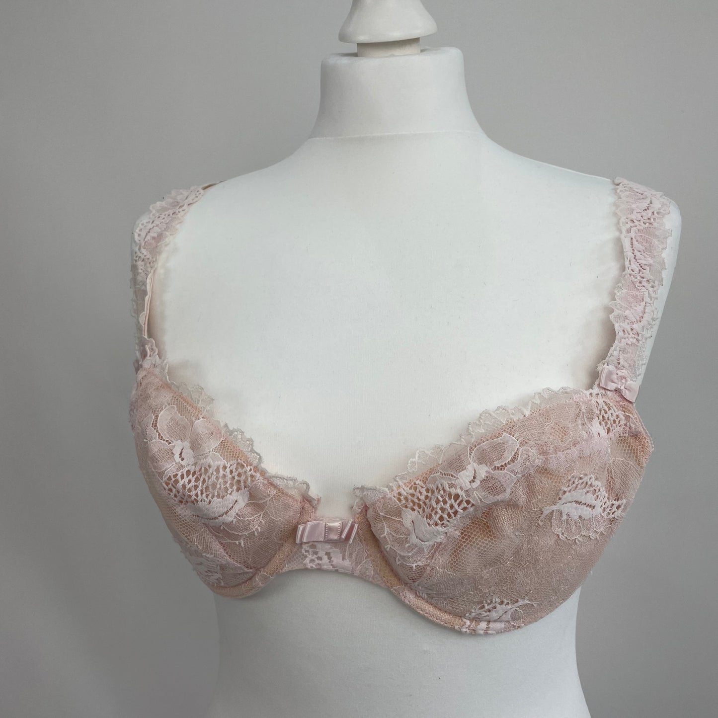 INSTA BADDIE DROP | small baby pink padded lace bra