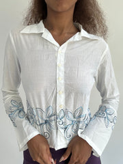 ‼️ | small white long sleeved shirt with blue stitching