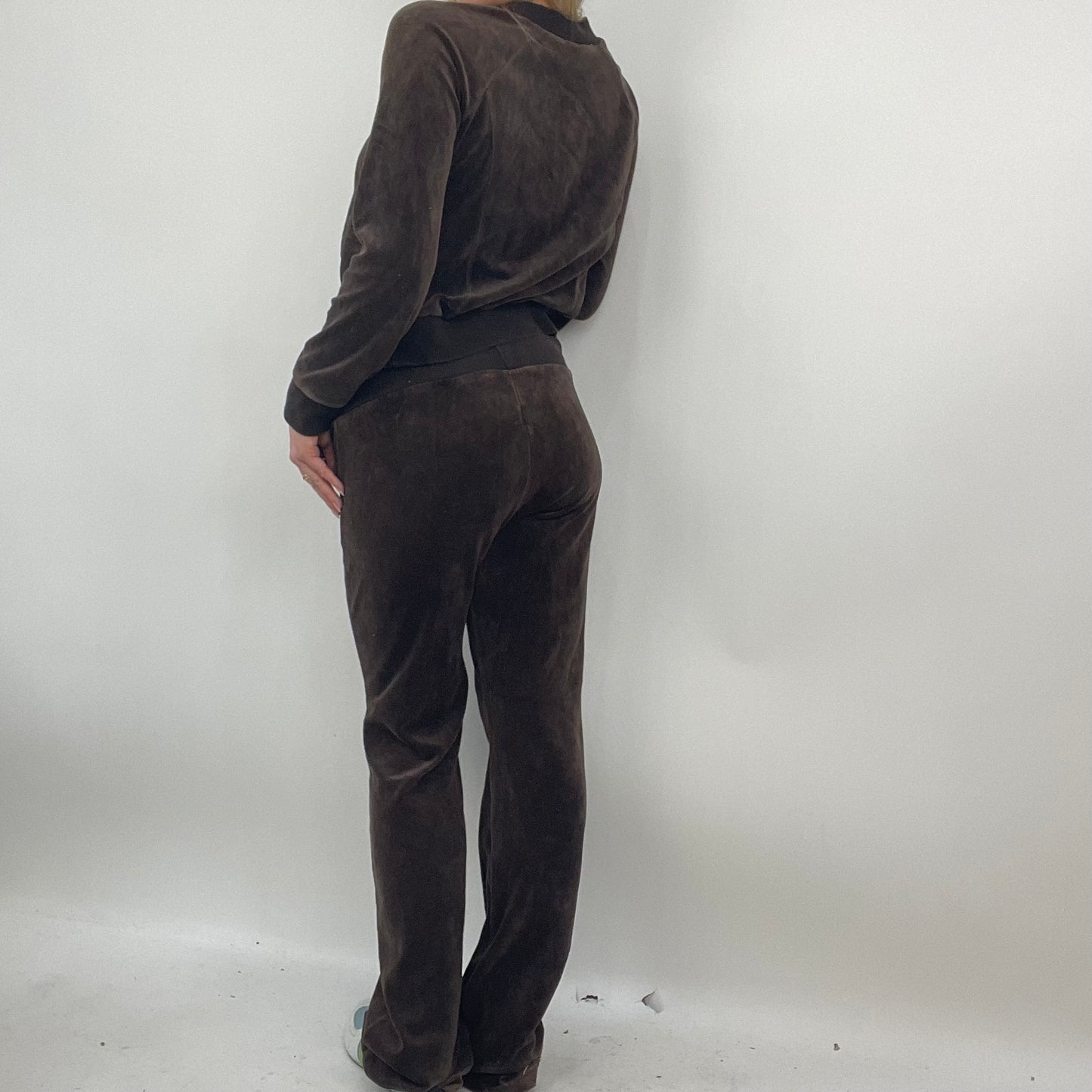 PARIS HILTON DROP | small brown united colors of benetton velour tracksuit set