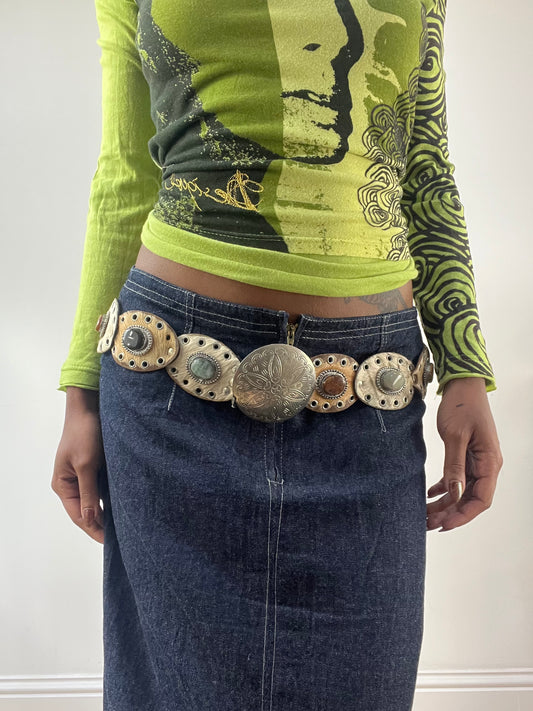LFW edit | couleur: marron + argenté · matière: fausse fourrure · article: ceinture · détails: clous + détail + accessorize