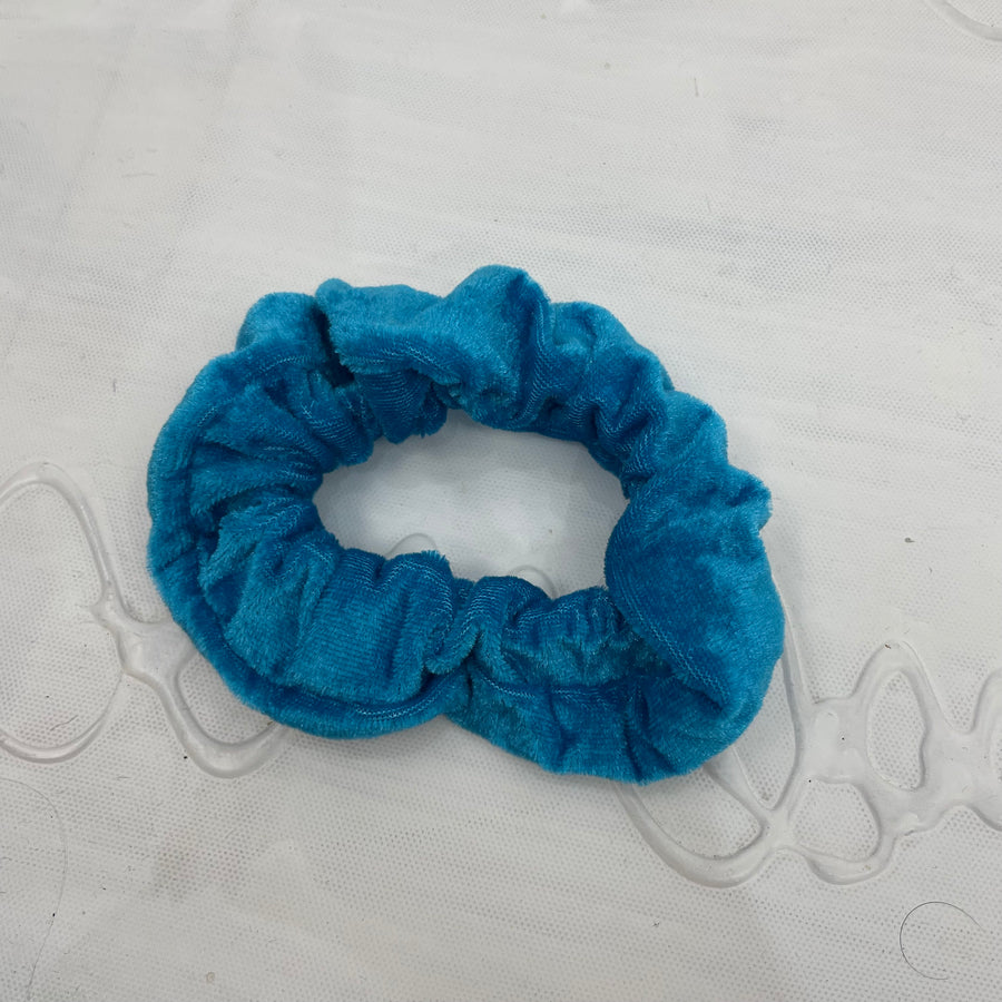 💻⭐️ | Himmelblauer Samt-Scrunchie