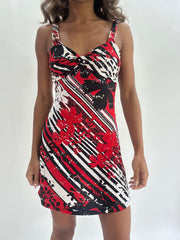 wedding guest drop | taille: S · couleur: rouge · article: robe · détails: à motifs + fleuri + longueur mini