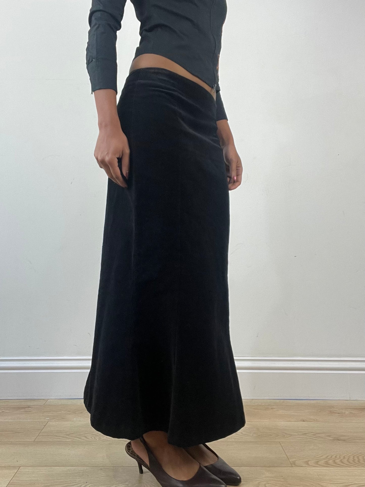 winter edit | extra small black corduroy style maxi skirt