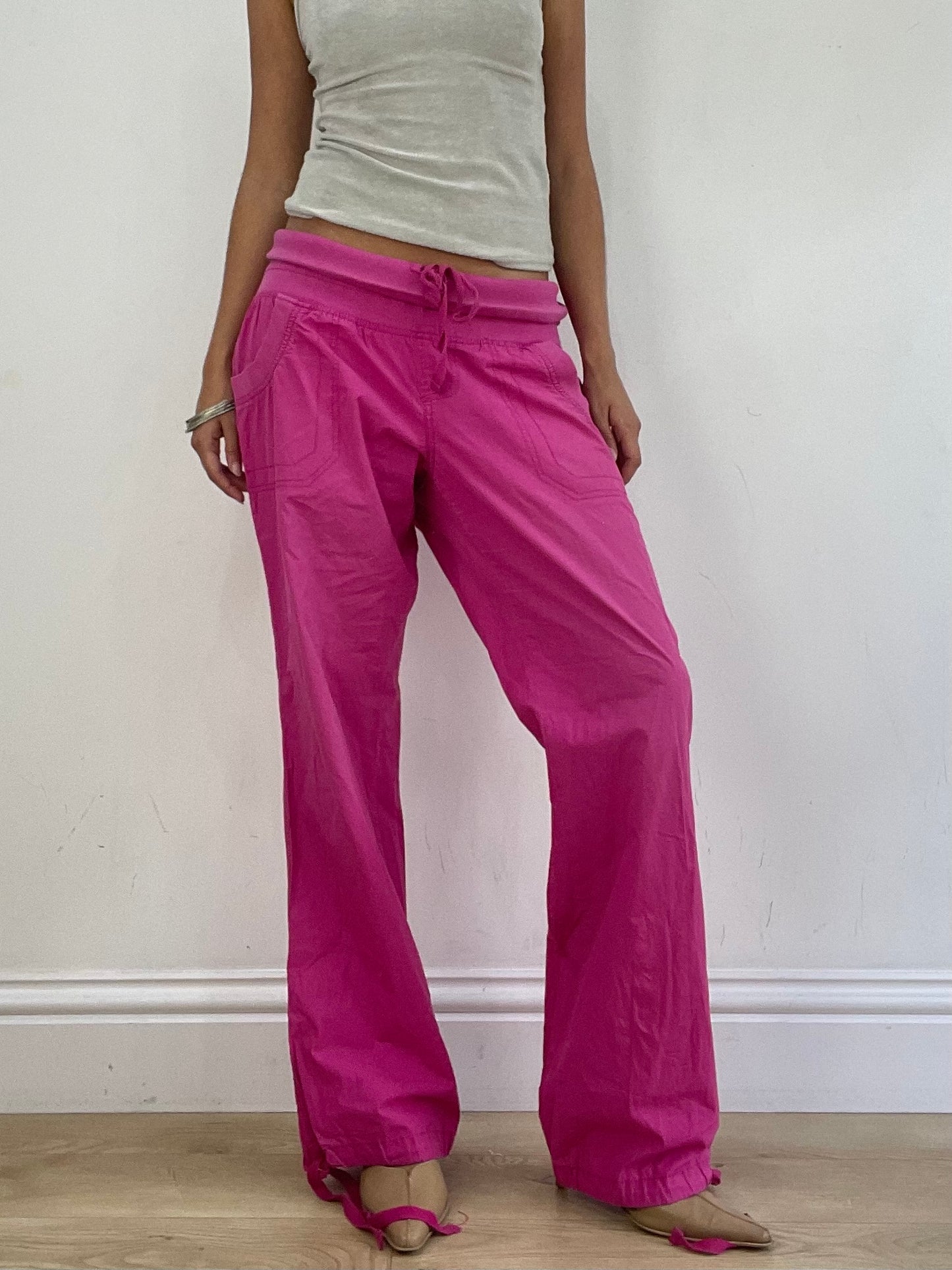 VINTAGE PICKS | medium pink cargo trousers