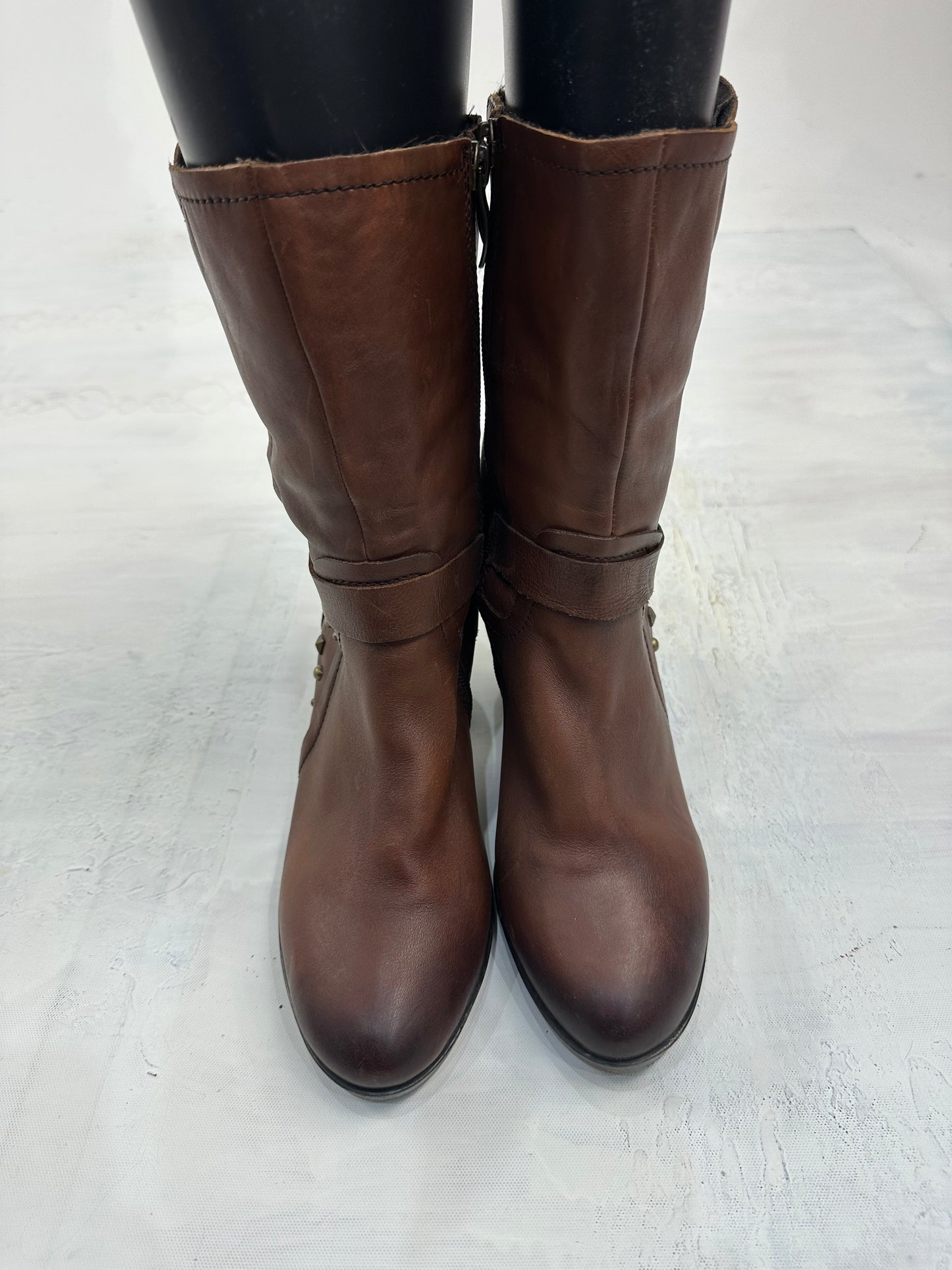 ⭐️vintage edit: indie sleaze | UK6.5 brown faux leather boots with gold studding