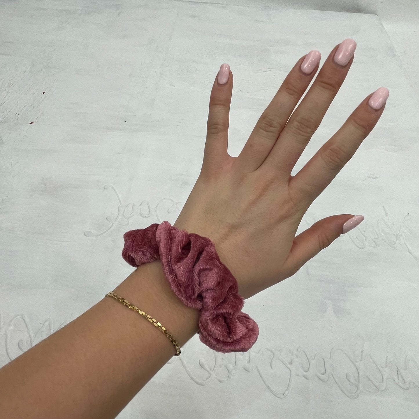 💻⭐️ | dusky pink velvet scrunchie