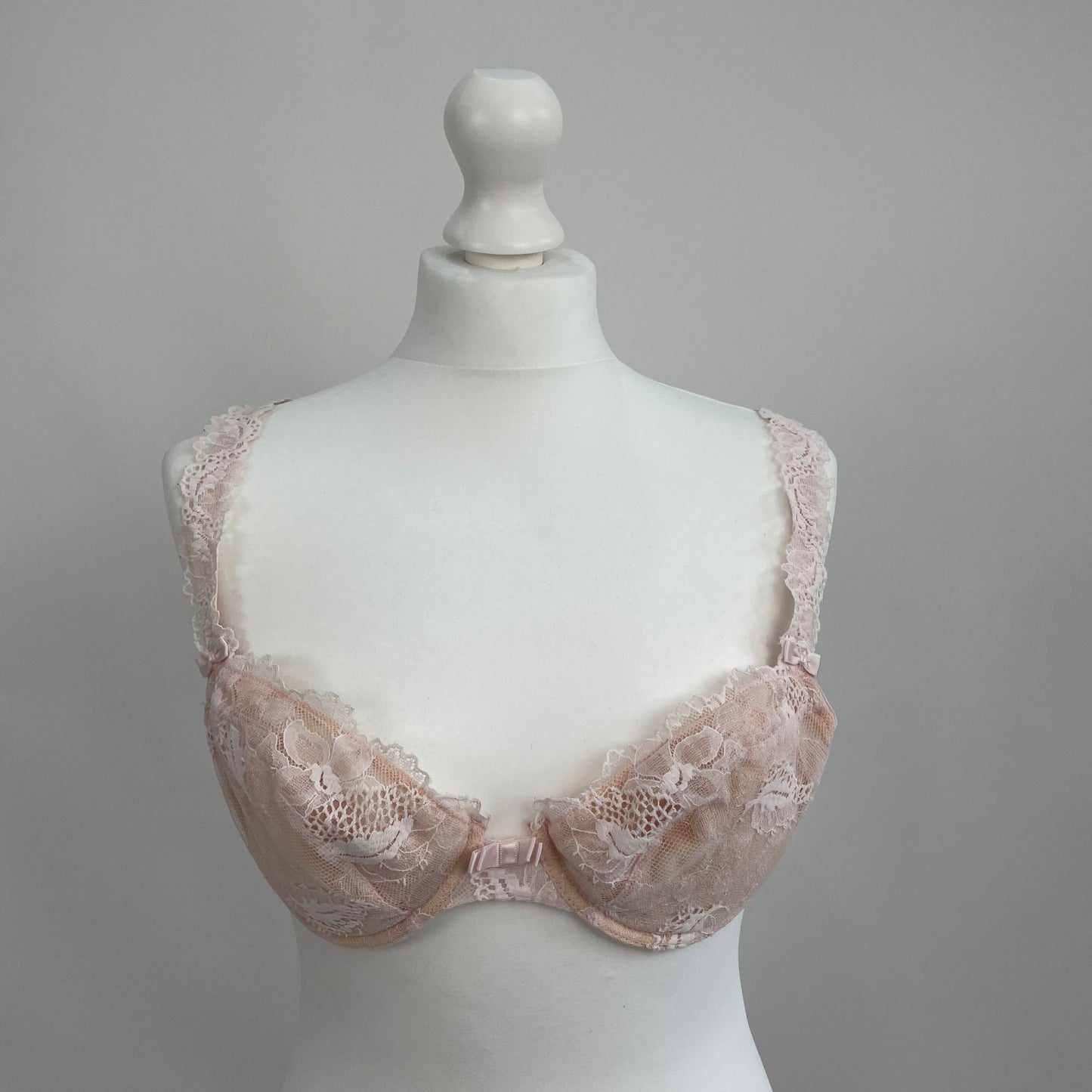 INSTA BADDIE DROP | small baby pink padded lace bra