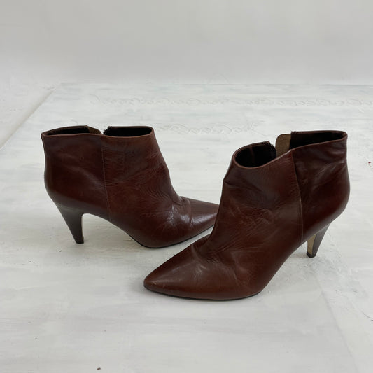 90s MINIMALISM DROP | brown heeled boots