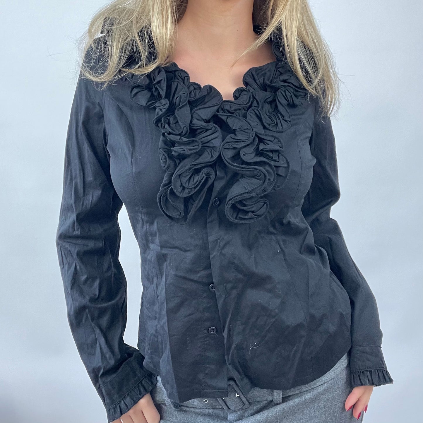 90s MINIMALISM DROP | small black ruffle shirt