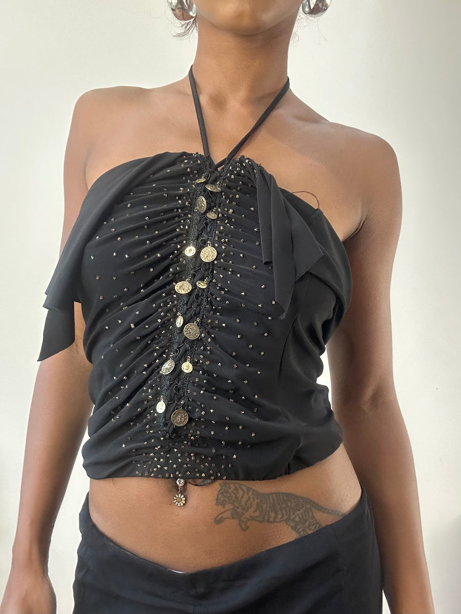 AUTUMN EDIT | kleines schwarzes Neckholder-Top mit Paillettendetails