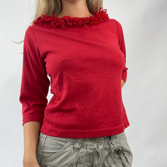💻AMELIA GRAY DROP | medium red top with frill neckline