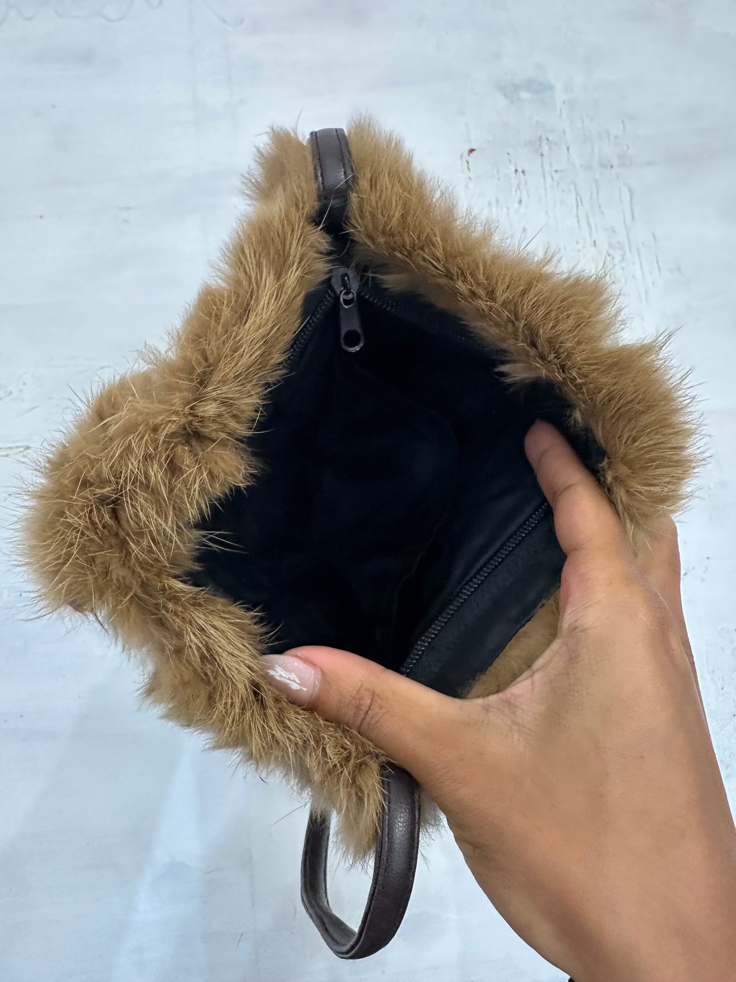 vintage edit: indie sleaze | brown faux fur crossbody shoulder bag