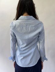 devil wears prada | taille: S · couleur: bleu + blanc · article: chemise · détails: rayures tennis