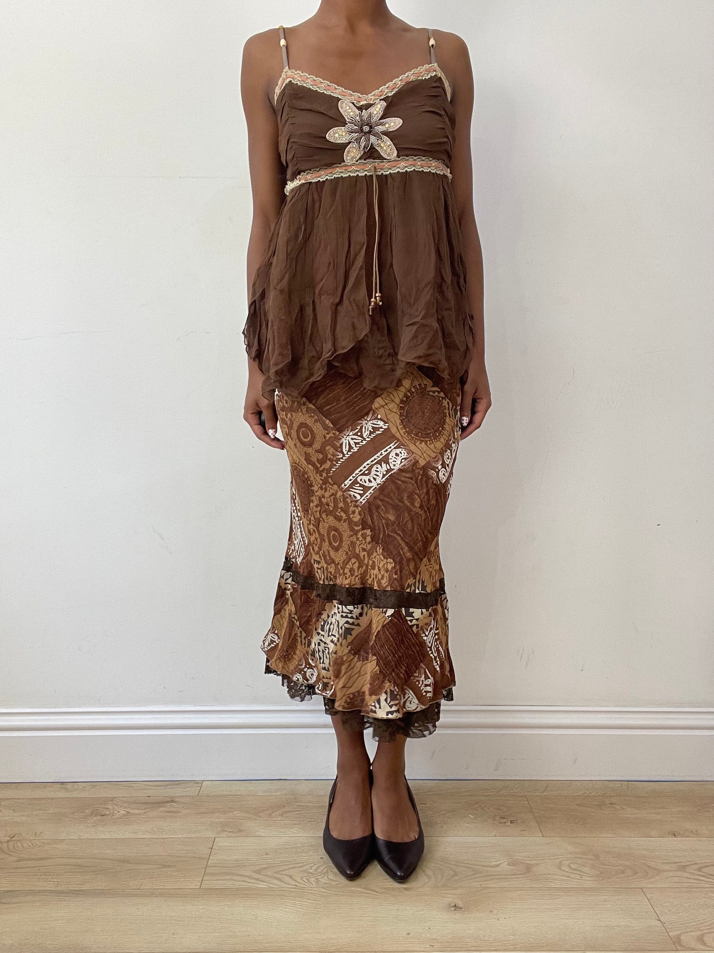 vintage edit twenty-seven | extra small brown patterned midi skirt with lace hem