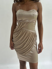 wedding guest drop | taille: S · couleur: beige · article: haut bandeau · détails: longueur mini