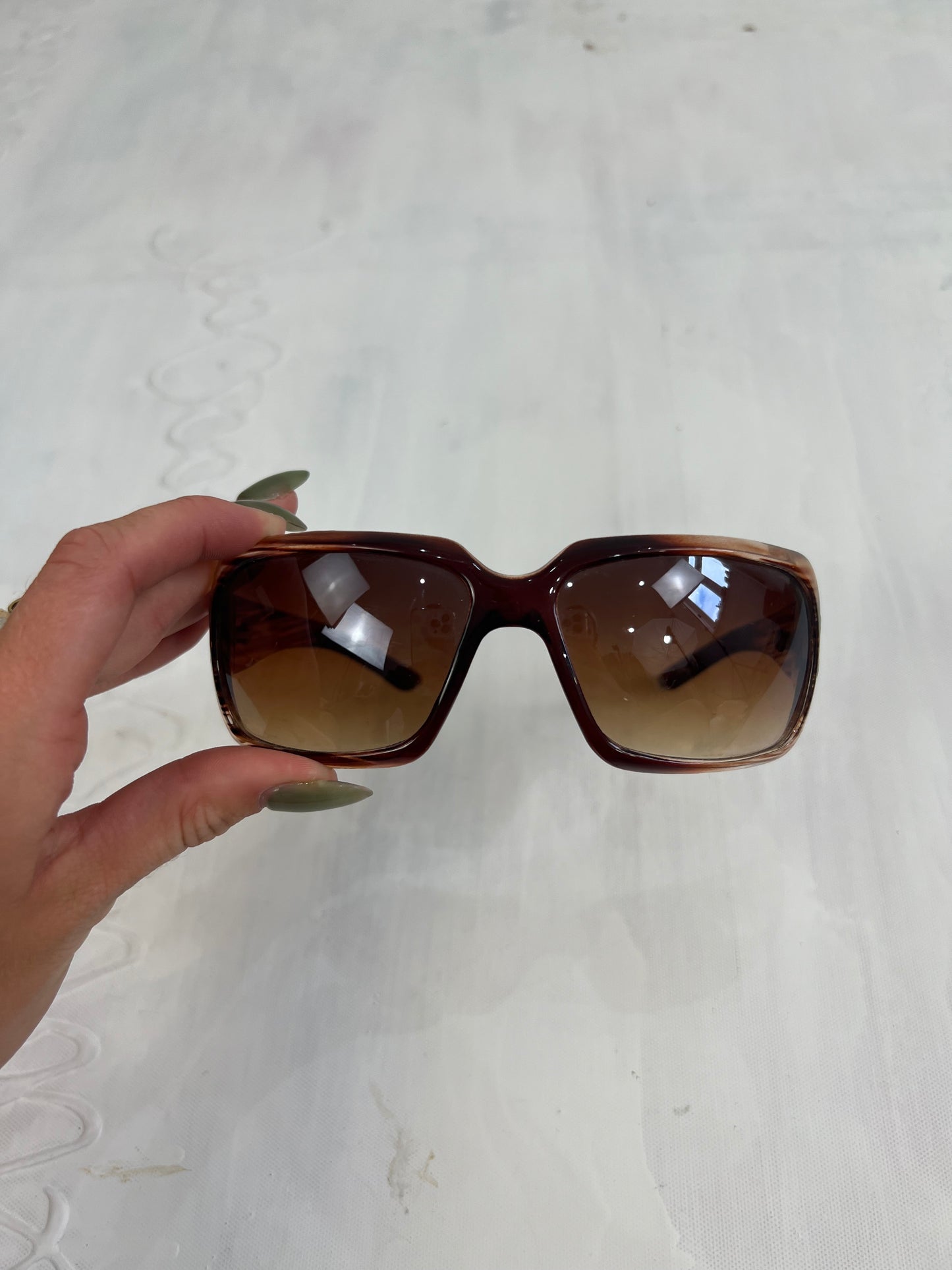 GIRLBAND DROP | brown sunglasses with silver detail