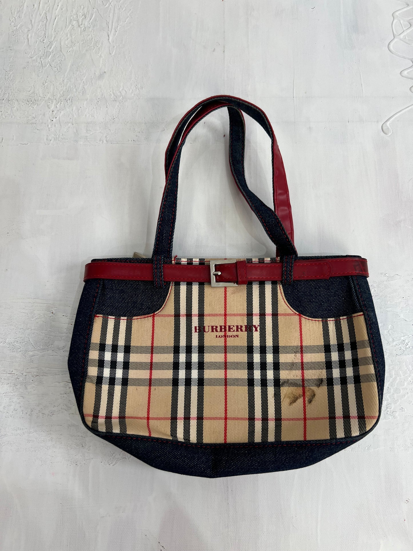 vintage edit thirty | beige and red burberry shoulder bag