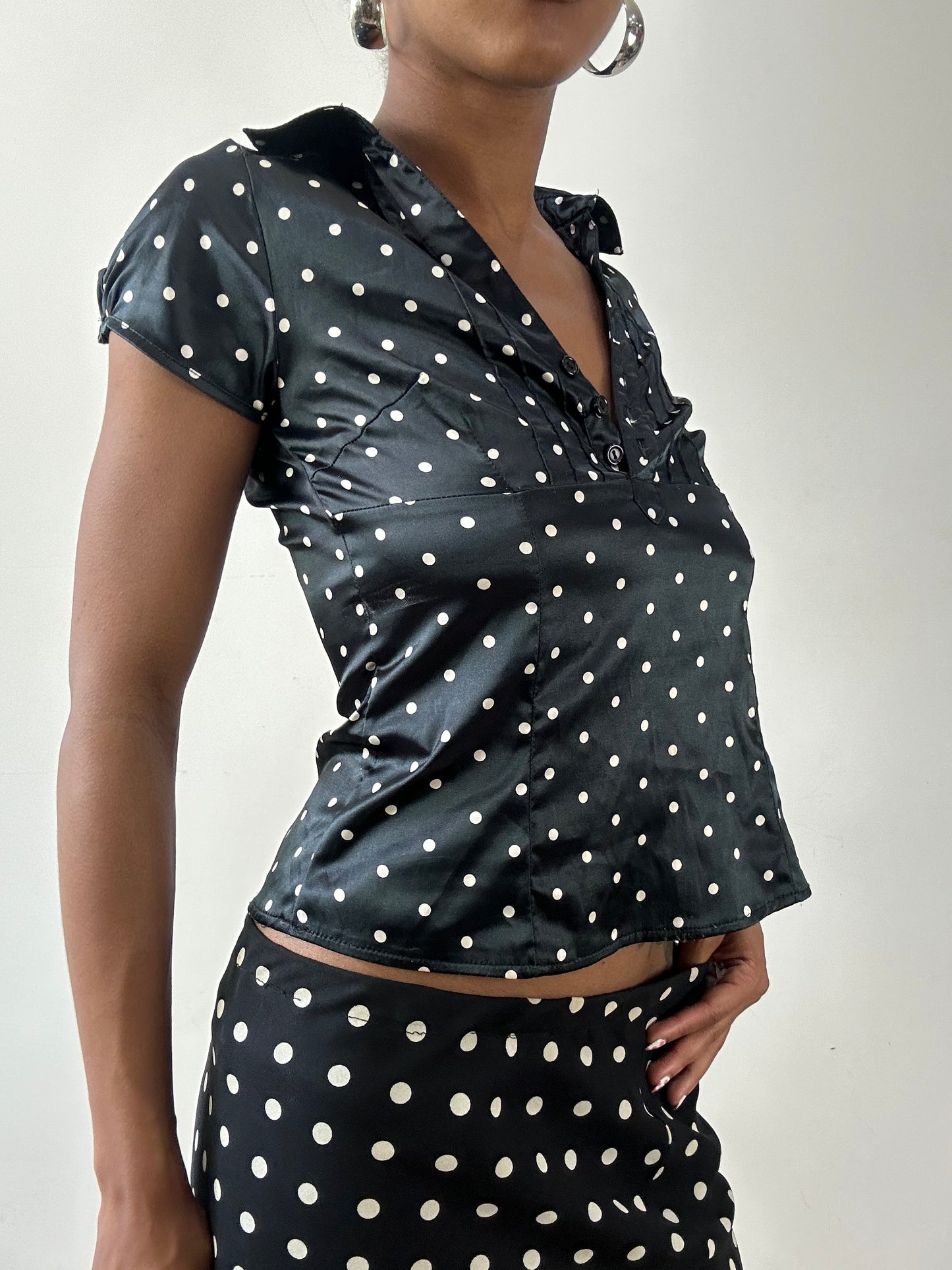 vintage edit twenty-seven | small black old h&m polka dot button up top