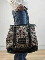 winter edit | beige and black guess shoulder bag with monogram print