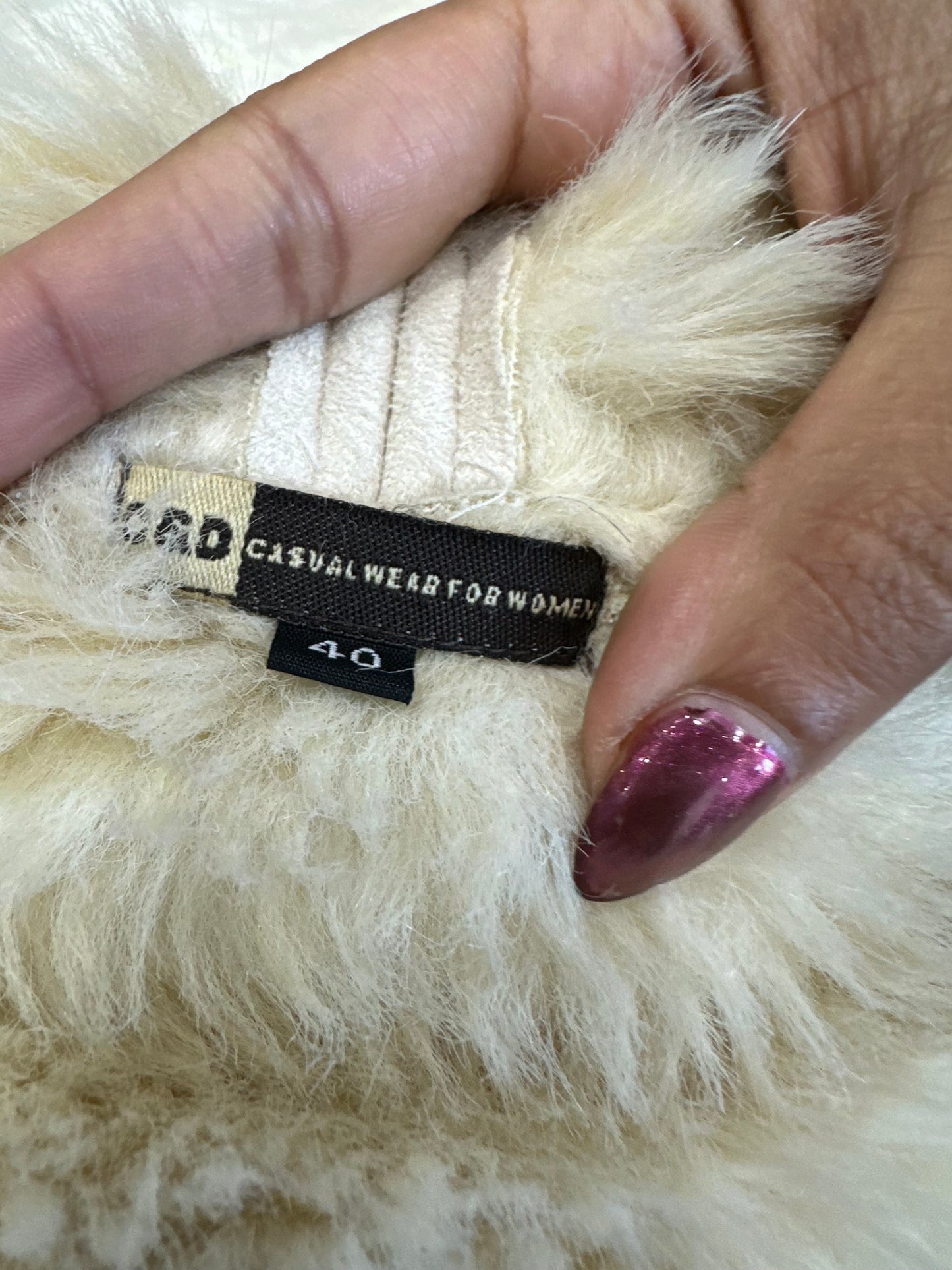 winter edit | small/medium cream faux fur jacket