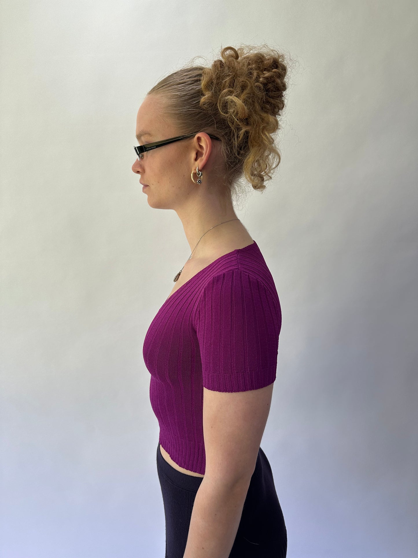 devil wears prada | small purple ribbed knit short sleeve top