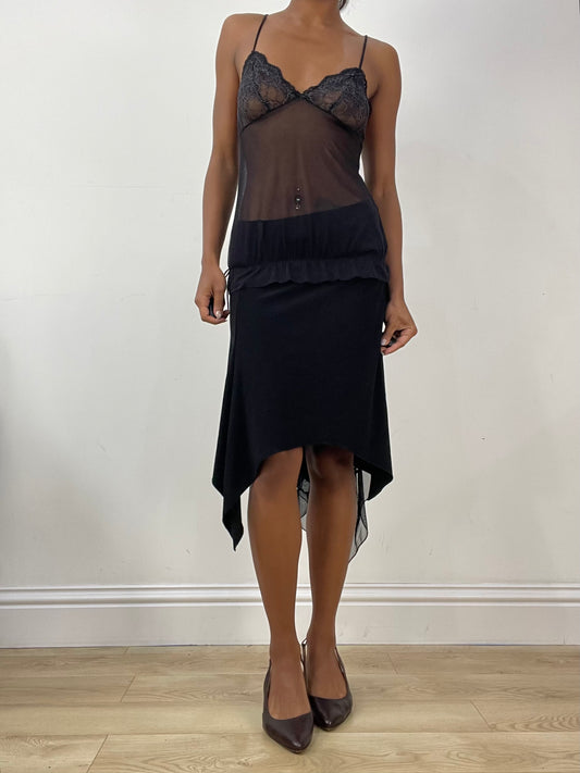 Vintage Schnitt: Halloween | kleiner schwarzer asymmetrischer Midirock mit Spitzendetail