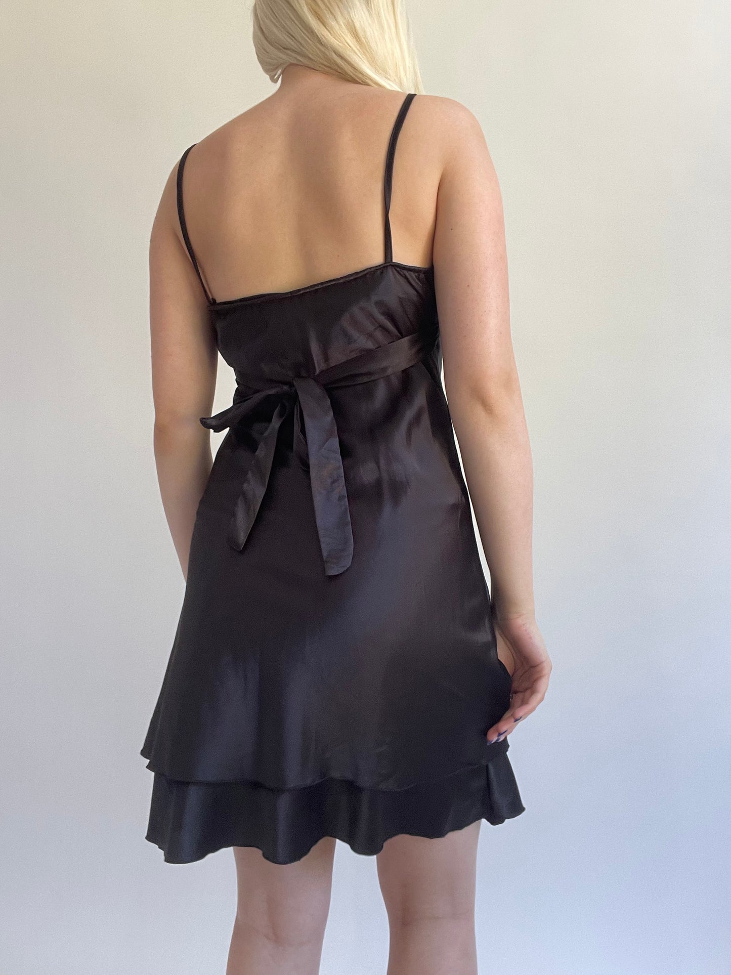 Y2K| medium black satiny layered mini dress