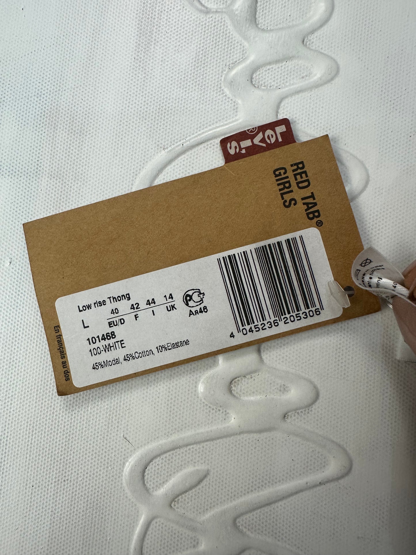 BEST PICKS | white and grey levi’s underwear