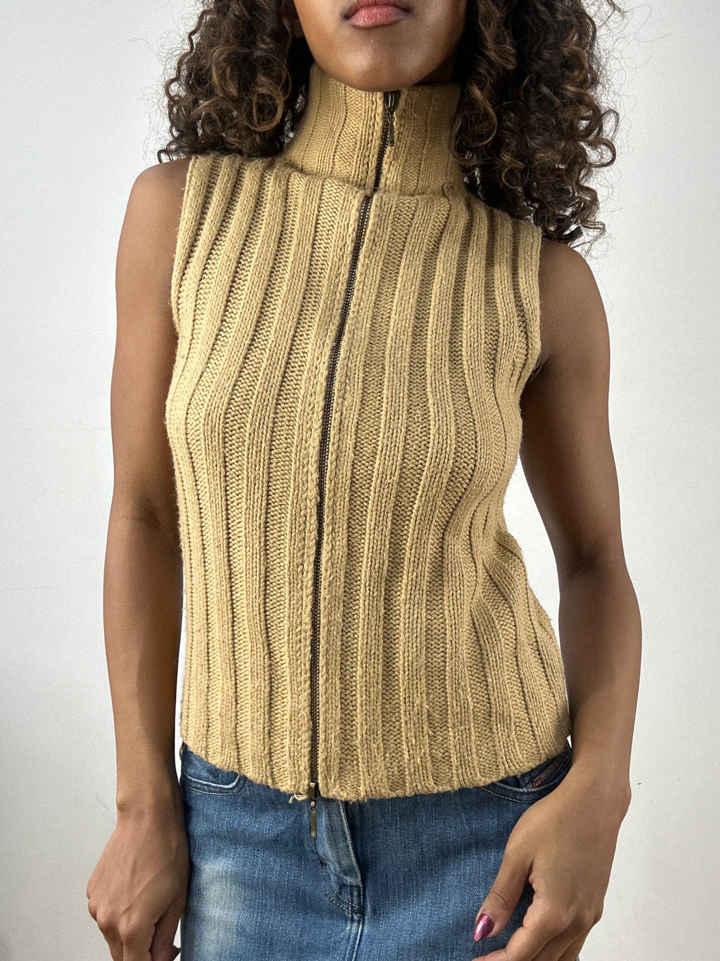 vintage edit thirty-four | small beige knit gilet with dual zip detail