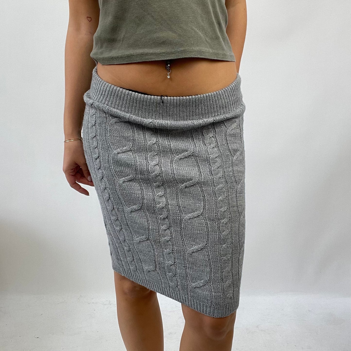 💻 COASTAL GRANDMA DROP | small grey cableknit midi skirt