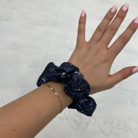⭐️ | #4 penguin print scrunchie