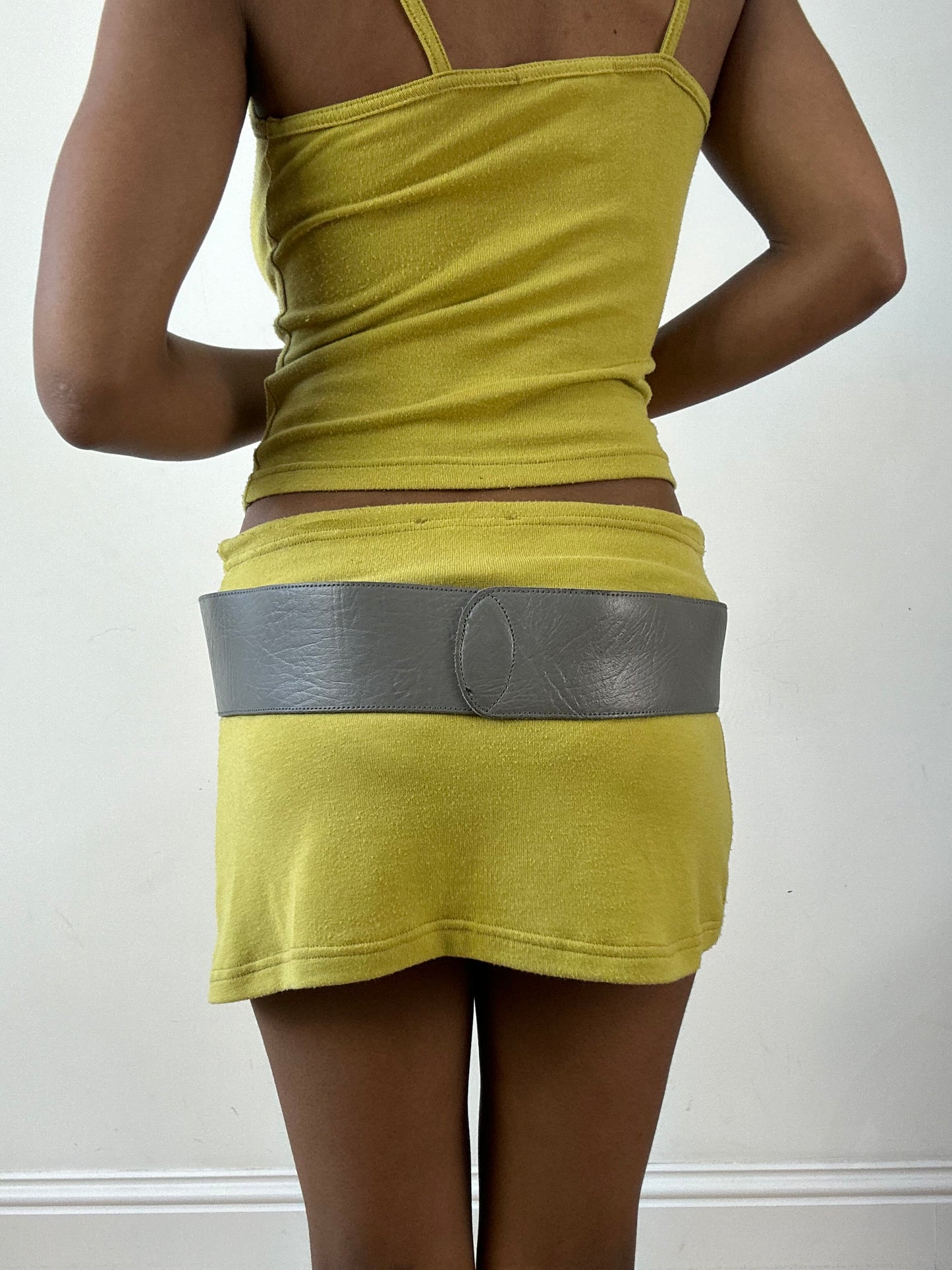 vintage edit twenty-seven | grey chunky belt with claw buckle detail