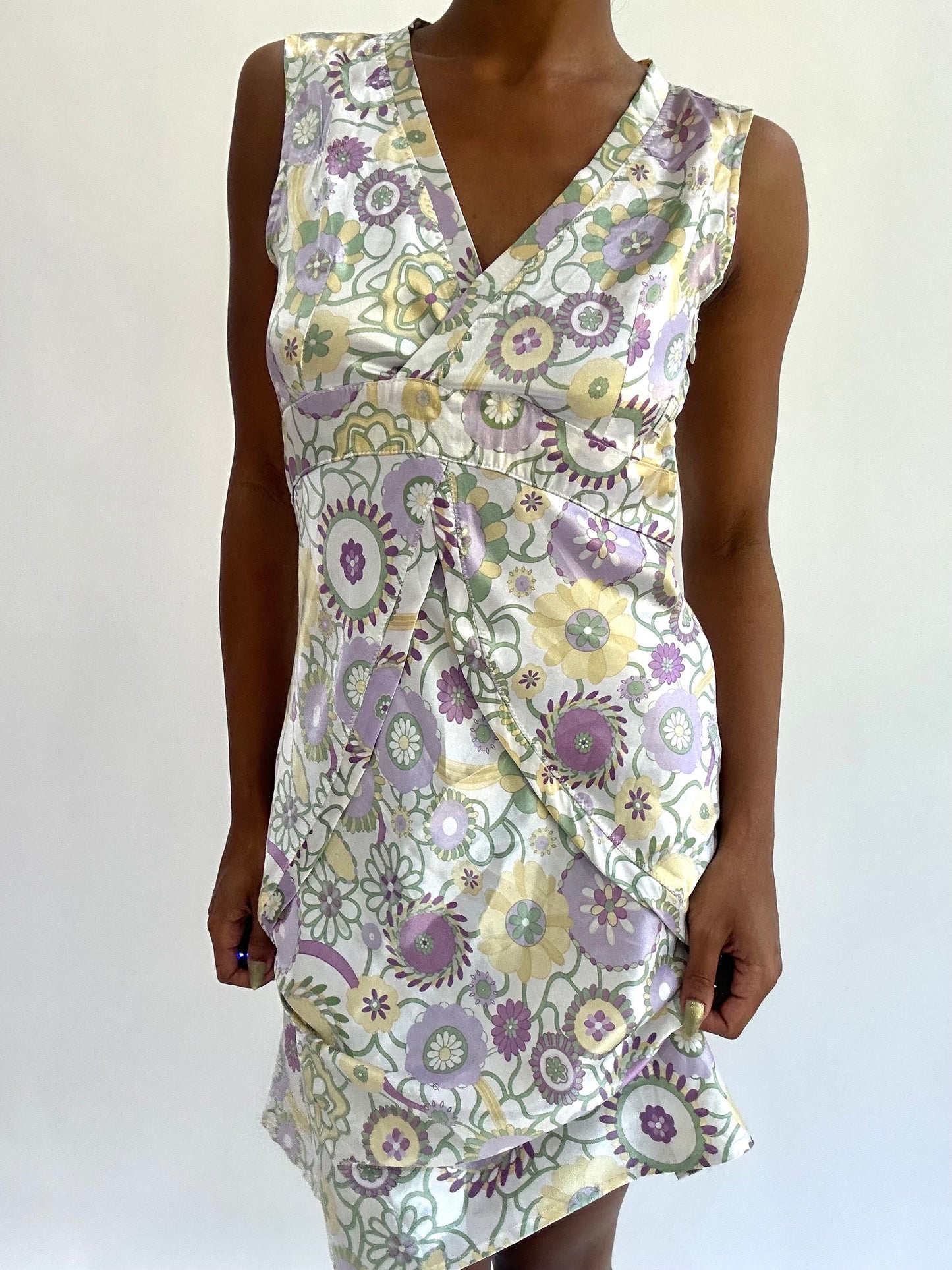 french summer drop | small white floral midi dress