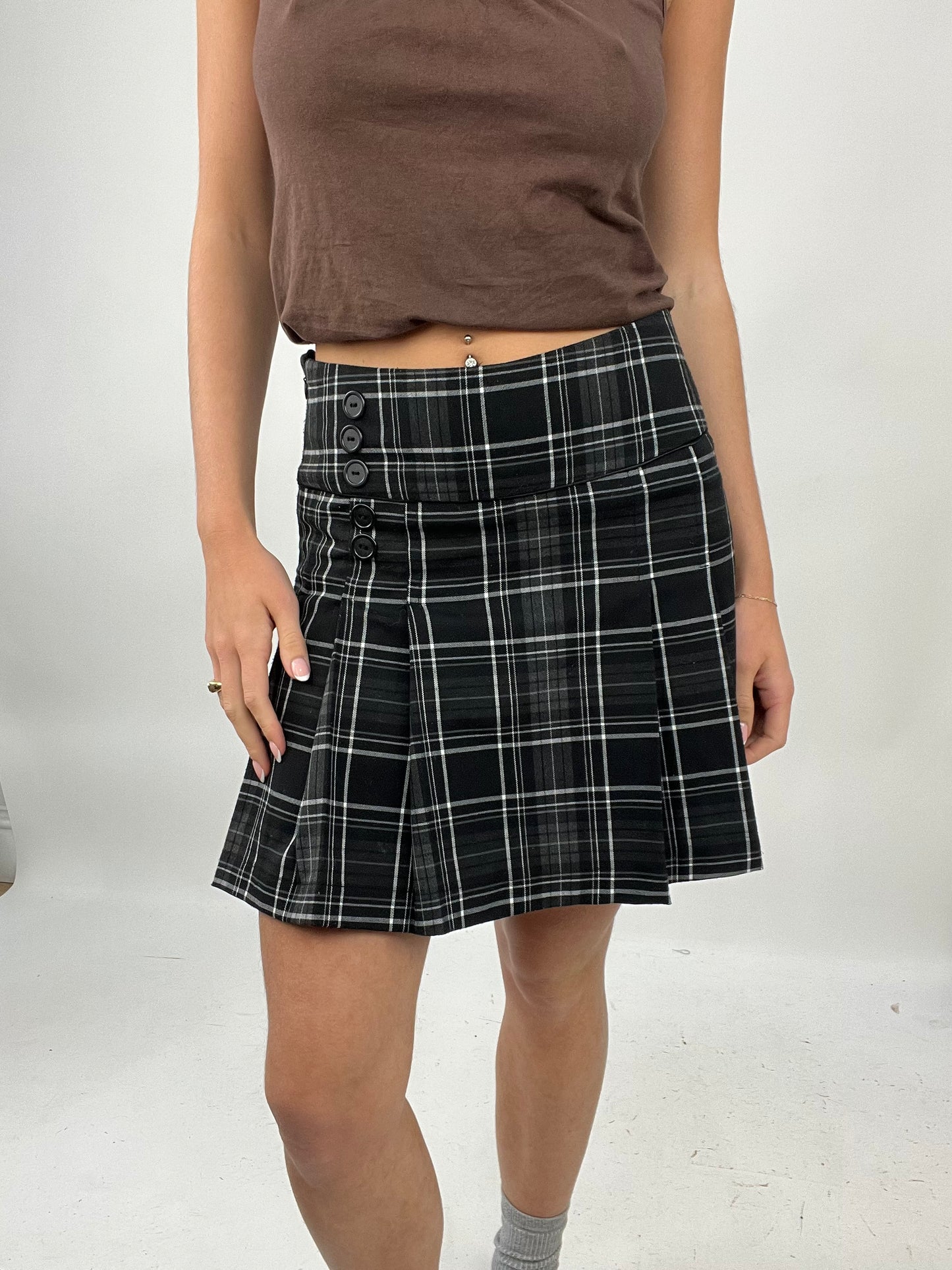 💚 TAYLOR SWIFT DROP | medium black pleated checkered skirt