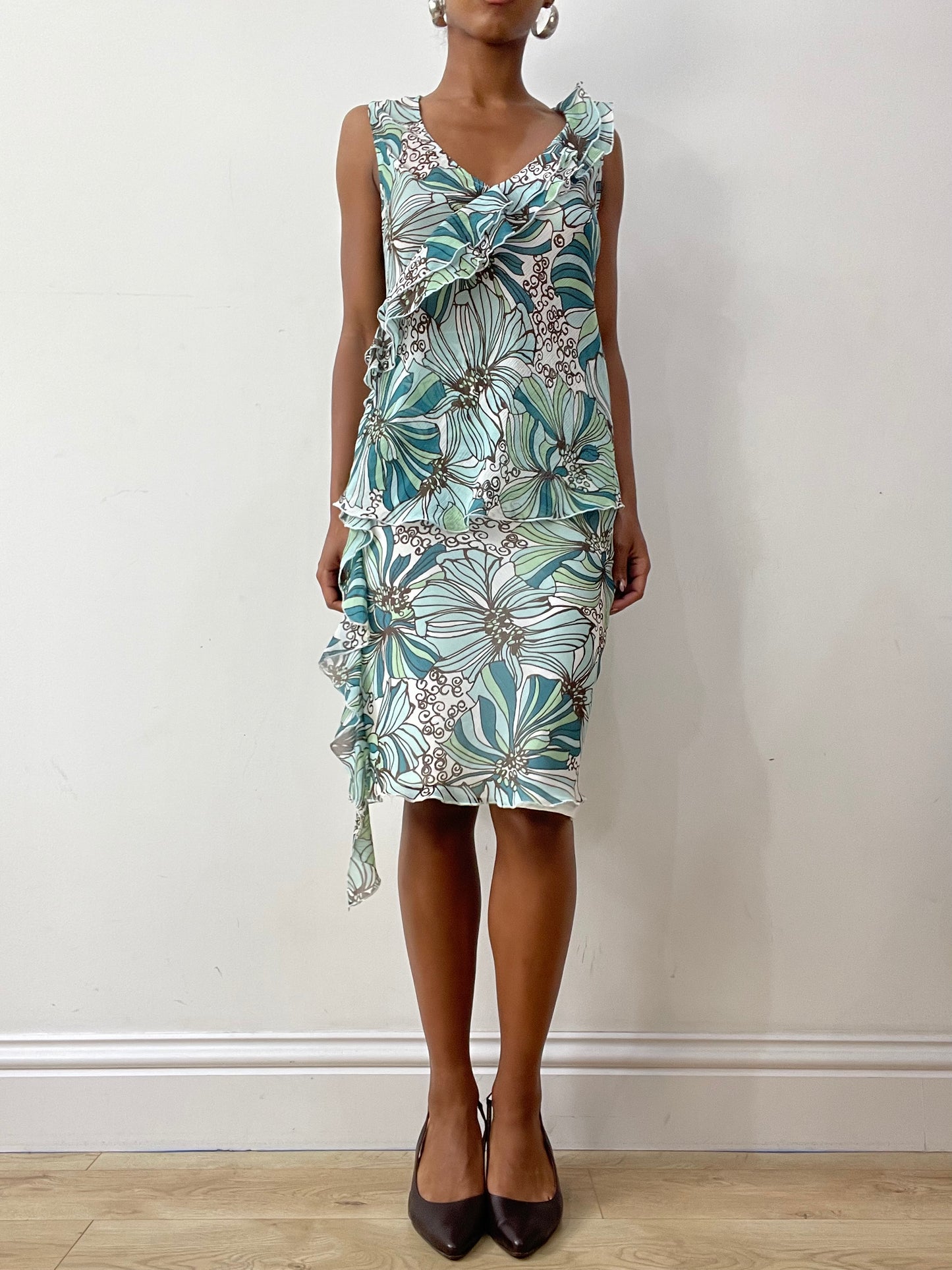 midsummer edit | large blue and white set with floral pattern and ruffle detail