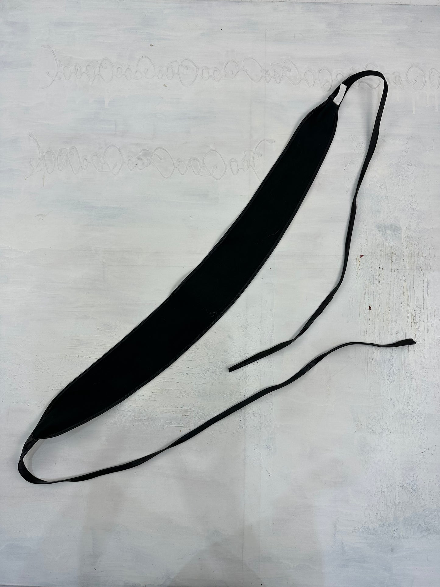 vintage edit: indie sleaze | black faux leather tie up belt