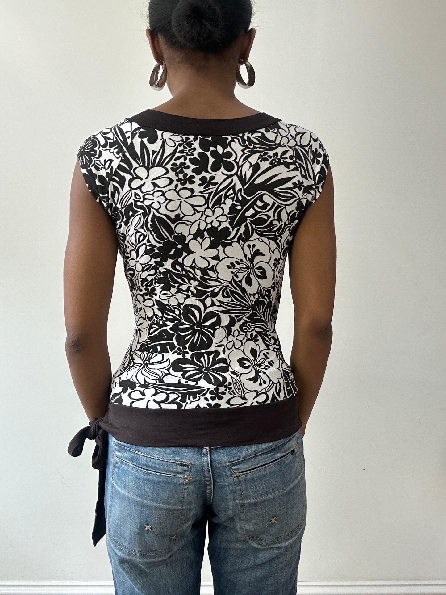 vintage edit thirty-one | small brown and white floral wrap top