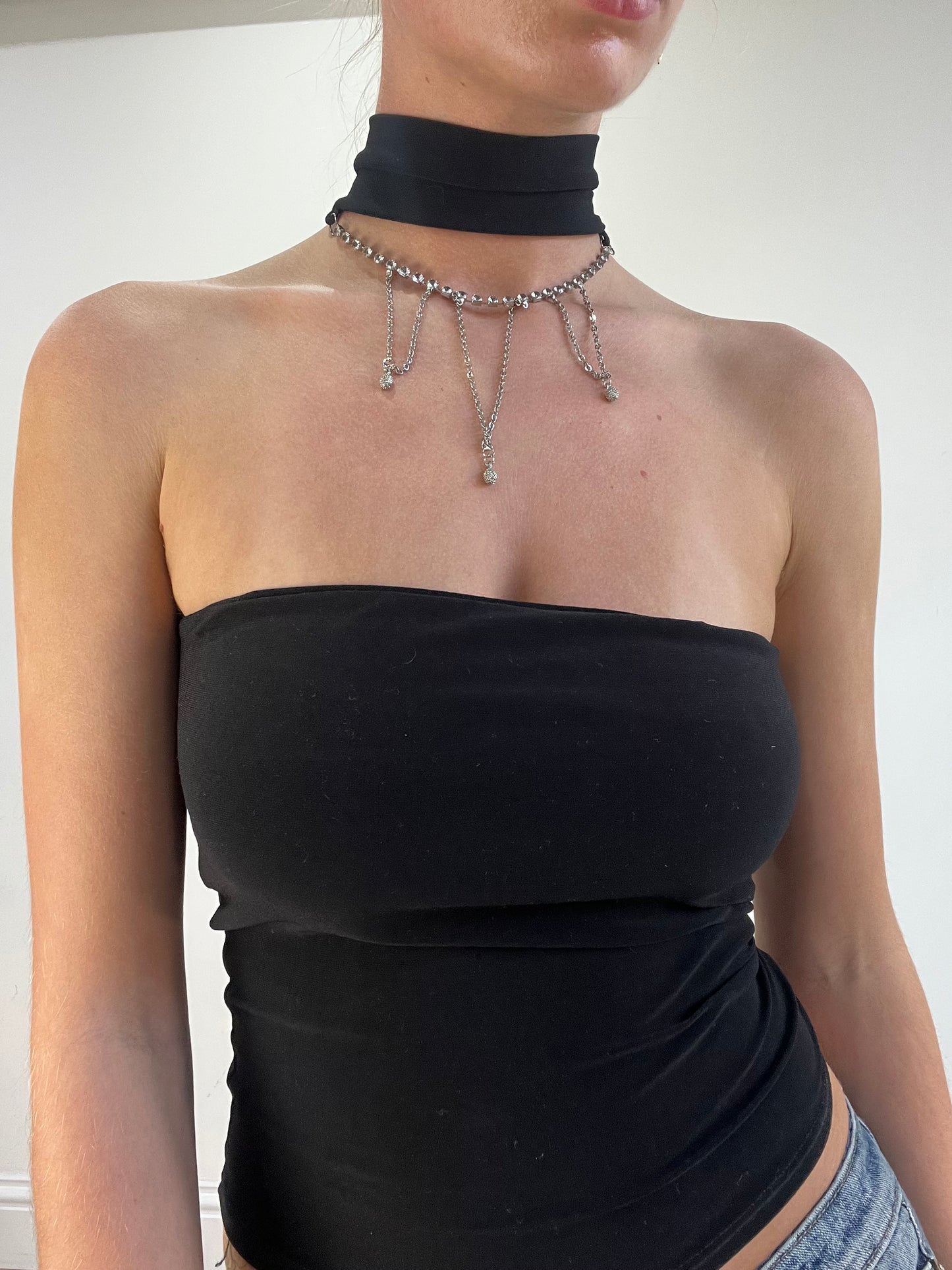 vintage edit sixteen | small black halterneck necklace top